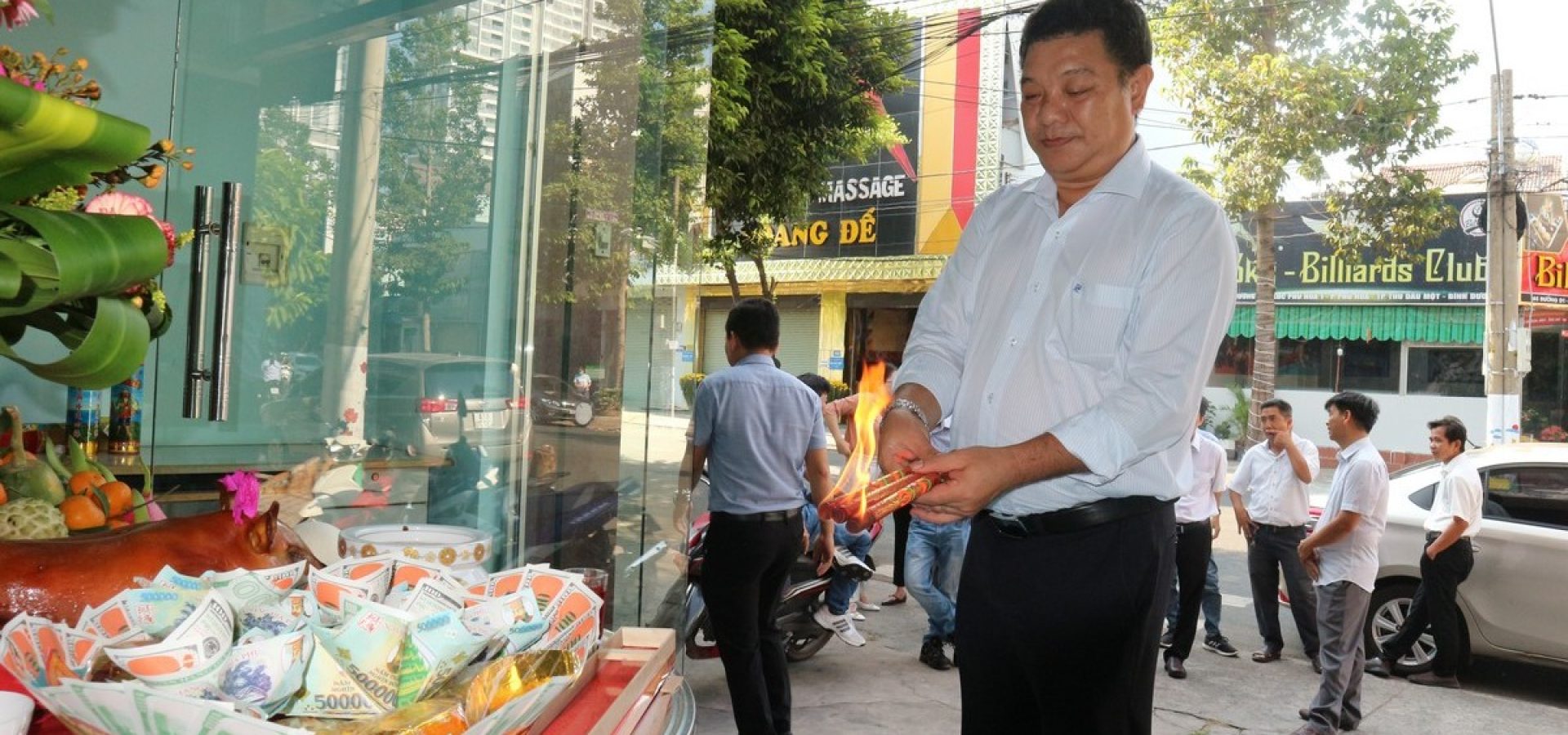 Hop mat dau nam 2024 - 01